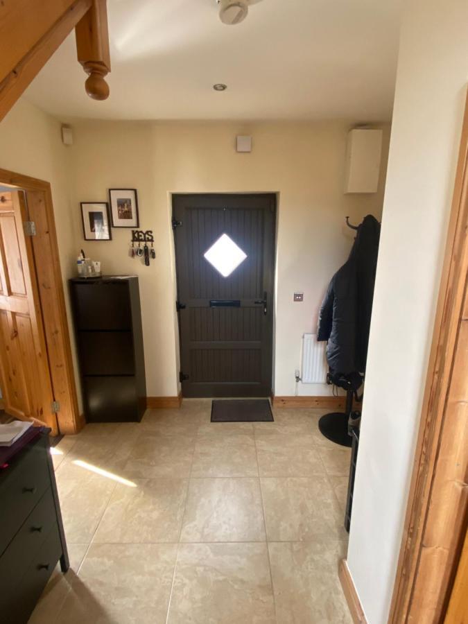 Town Villa With Charming Garden, Bbq Area & Sleeps 6 Cashel  Exterior photo