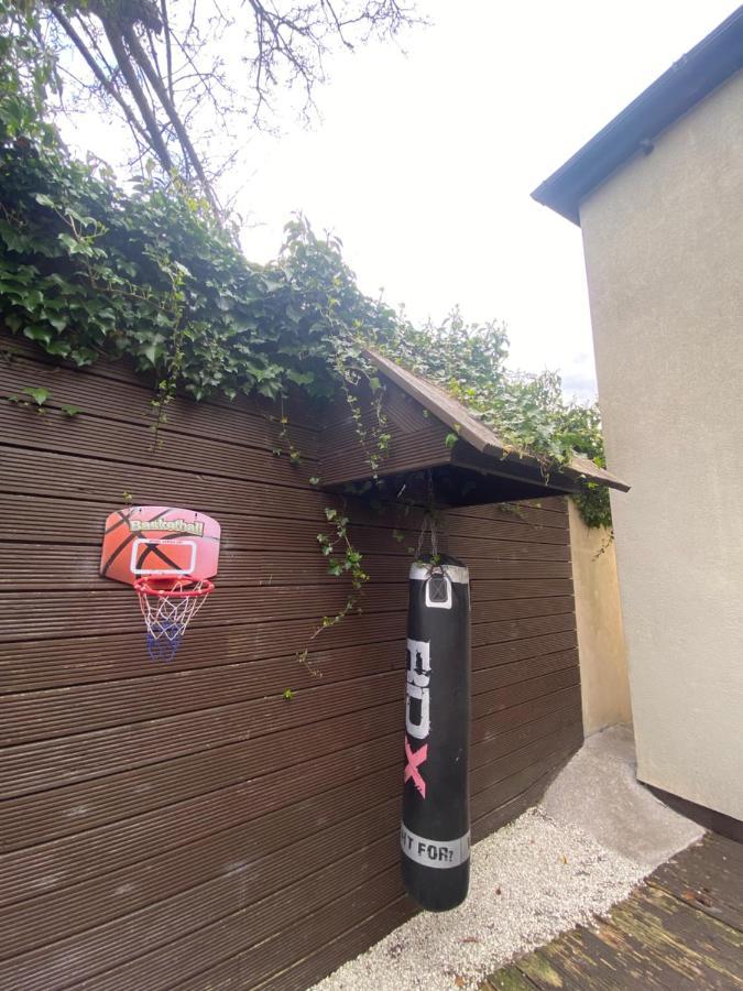 Town Villa With Charming Garden, Bbq Area & Sleeps 6 Cashel  Exterior photo
