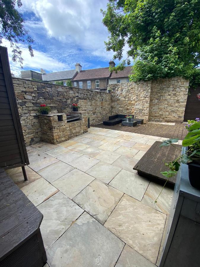 Town Villa With Charming Garden, Bbq Area & Sleeps 6 Cashel  Exterior photo